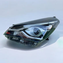Load image into Gallery viewer, Frontscheinwerfer Toyota Yaris Links Scheinwerfer Headlight