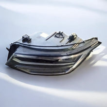 Laden Sie das Bild in den Galerie-Viewer, Frontscheinwerfer VW Tiguan 5NB941035G Links Scheinwerfer Headlight