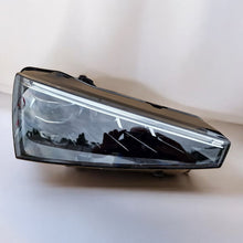Laden Sie das Bild in den Galerie-Viewer, Frontscheinwerfer Skoda Scala 657941016A LED Rechts Scheinwerfer Headlight SCH1186517191rh