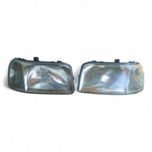 Laden Sie das Bild in den Galerie-Viewer, Frontscheinwerfer Land Rover Freelander Ein Stück (Rechts oder Links) Headlight SCH6810190745de
