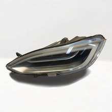 Laden Sie das Bild in den Galerie-Viewer, Frontscheinwerfer Tesla Model S 1053578-00-C Links Scheinwerfer Headlight