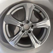 Laden Sie das Bild in den Galerie-Viewer, 1x Alufelge 18 Zoll 7.5&quot; 5x114.3 48ET Glanz Silber Hyundai Rim Wheel