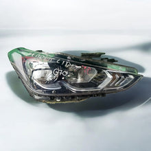 Laden Sie das Bild in den Galerie-Viewer, Frontscheinwerfer Genesis G70 Rechts Scheinwerfer Headlight