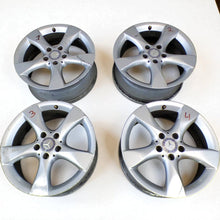 Laden Sie das Bild in den Galerie-Viewer, 1x Alufelge 17 Zoll 7.5&quot; 5x112 A2464010502 Mercedes-Benz W246 Rim Wheel
