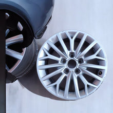 Laden Sie das Bild in den Galerie-Viewer, 1x Alufelge 16 Zoll 7.0&quot; 5x112 8V0601025BA Audi A3 Rim Wheel