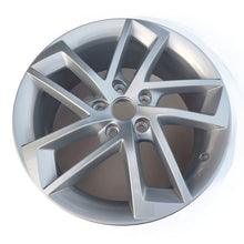 Laden Sie das Bild in den Galerie-Viewer, 1x Alufelge 15 Zoll 5.5&quot; 5x112 40ET 5F0601025 Seat Rim Wheel