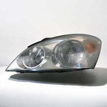 Load image into Gallery viewer, Frontscheinwerfer Kia I 921011H000 Links Scheinwerfer Headlight