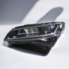 Laden Sie das Bild in den Galerie-Viewer, Frontscheinwerfer Skoda Superb III 3V1941015D LED Links Scheinwerfer Headlight