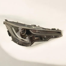 Laden Sie das Bild in den Galerie-Viewer, Frontscheinwerfer Toyota Corolla 81110-02S70 LED Rechts Scheinwerfer Headlight