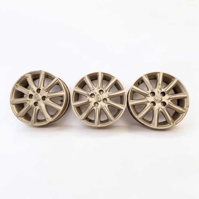 1x Alufelge 15 Zoll 4.5" 4x100 35ET Glanz Silber PW4570H006 Toyota Aygo