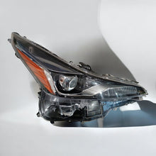 Laden Sie das Bild in den Galerie-Viewer, Frontscheinwerfer Toyota Prius Rechts Scheinwerfer Headlight