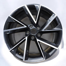 Laden Sie das Bild in den Galerie-Viewer, 1x Alufelge 19 Zoll 8.0&quot; 5x112 45ET Glanz Schwarz 57A601025R Skoda Karoq