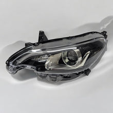 Laden Sie das Bild in den Galerie-Viewer, Frontscheinwerfer Peugeot 108 90061896 LED Links Scheinwerfer Headlight SCH5495467109tc