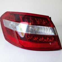 Laden Sie das Bild in den Galerie-Viewer, Rückleuchte Mercedes-Benz A2129066601 Links Rearlight