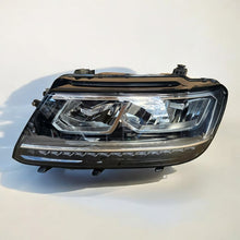 Laden Sie das Bild in den Galerie-Viewer, Frontscheinwerfer VW Tiguan 5NB941035E Links Scheinwerfer Headlight