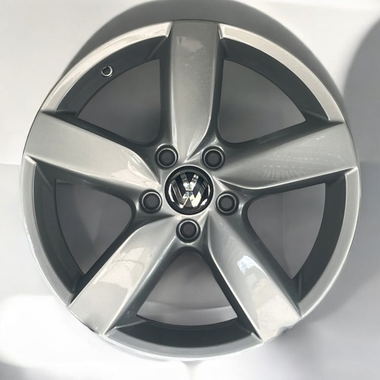 4x Alufelge 17 Zoll 7.0" 5x112 54ET Glanz Silber 5K0601025AA VW Passat Golf FEL3896416616nk