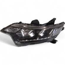 Laden Sie das Bild in den Galerie-Viewer, Frontscheinwerfer Mitsubishi Outlander I RKC11302 Vorderseite Headlight