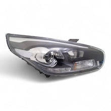 Laden Sie das Bild in den Galerie-Viewer, Frontscheinwerfer Kia Carens Xenon Rechts Scheinwerfer Headlight SCH2780653928ra