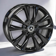 Laden Sie das Bild in den Galerie-Viewer, 1x Alufelge 18 Zoll 8.0&quot; 5x112 43ET A2134011600 Mercedes-Benz W213 Rim Wheel