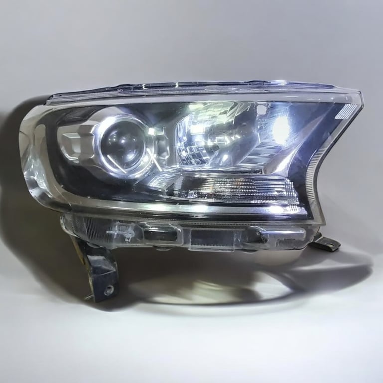 Frontscheinwerfer Ford Ranger Rechts Scheinwerfer Headlight