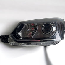 Load image into Gallery viewer, Frontscheinwerfer Skoda Yeti 5L1941015C Xenon Ein Stück (Rechts oder Links)