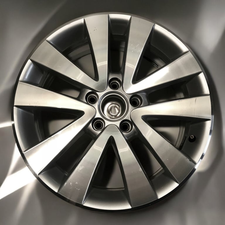 1x Alufelge 17 Zoll 7.0" 5x112 54ET Glanz Silber 5K0601025 VW Golf Rim Wheel