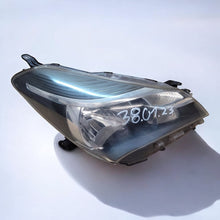 Load image into Gallery viewer, Frontscheinwerfer Toyota Yaris Rechts Scheinwerfer Headlight