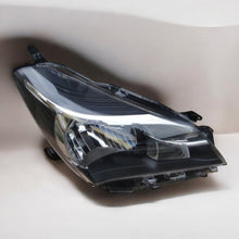 Load image into Gallery viewer, Frontscheinwerfer Toyota Yaris LED Rechts Scheinwerfer Headlight