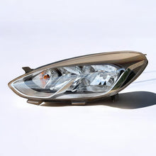 Laden Sie das Bild in den Galerie-Viewer, Frontscheinwerfer Ford Fiesta H1BB-13W030-AD Links Scheinwerfer Headlight