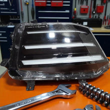 Laden Sie das Bild in den Galerie-Viewer, Frontscheinwerfer Peugeot 2008 208 II 9650436380 L855612 LED Links Headlight