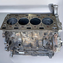 Laden Sie das Bild in den Galerie-Viewer, Motorblock Renault Master I G9U754 2.5 DCI Benzin Unkomplett