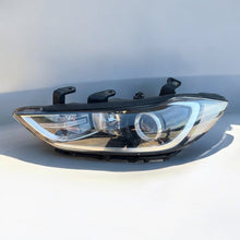 Load image into Gallery viewer, Frontscheinwerfer Hyundai Elantra 92101-F2100 202192101-F2 LED Links Headlight