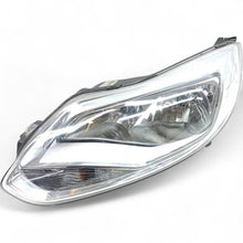 Laden Sie das Bild in den Galerie-Viewer, Frontscheinwerfer Ford Focus BM51-13W030-CK Ein Stück (Rechts oder Links) SCH2377979697ri