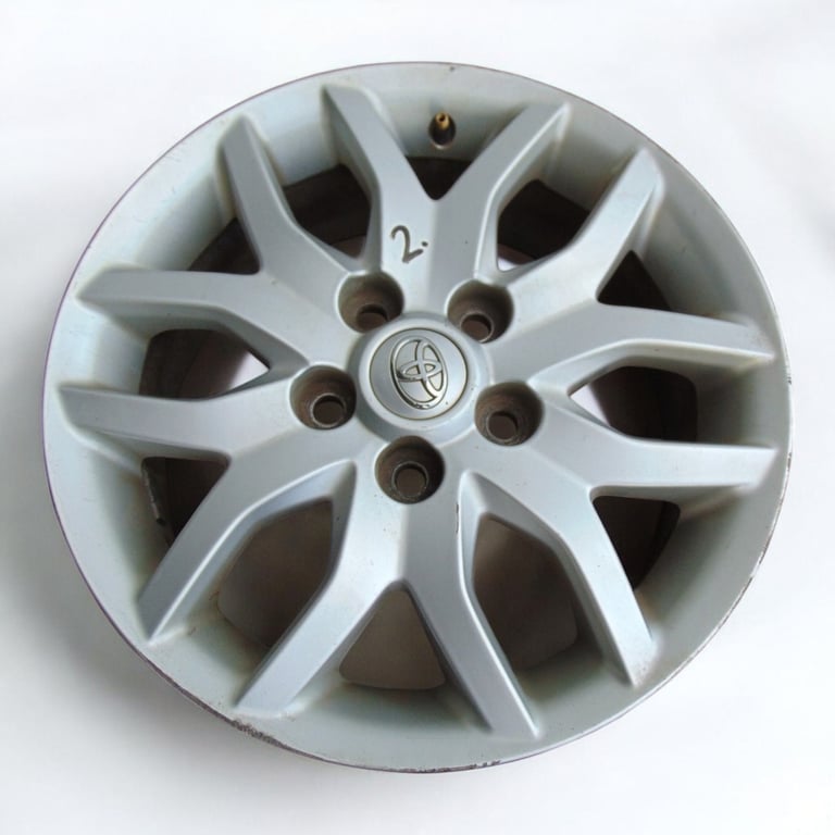 1x Alufelge 16 Zoll 6.5" 5x114.3 45ET Silber PZ474-E067D-Z Toyota Auris