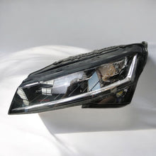 Laden Sie das Bild in den Galerie-Viewer, Frontscheinwerfer Skoda Superb III 3V1941015D LED Ein Stück (Rechts oder Links)