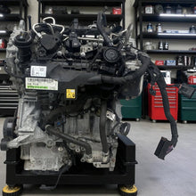 Load image into Gallery viewer, Motor Mercedes-Benz W177 282914 1.3 CGI 63TKm 2019 Benzin Engine Komplett