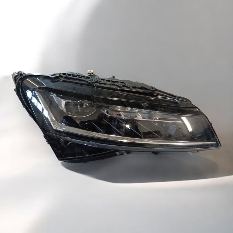 Frontscheinwerfer Skoda Superb III 3V1941016D 992941571AA LED Rechts Headlight