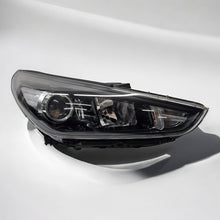 Load image into Gallery viewer, Frontscheinwerfer Hyundai I30 III 92102-G4020 92102-G4XXX Rechts Headlight