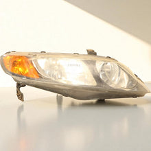 Laden Sie das Bild in den Galerie-Viewer, Frontscheinwerfer Honda Civic VIII Rechts Scheinwerfer Headlight SCH6235319211at