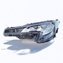 Laden Sie das Bild in den Galerie-Viewer, Frontscheinwerfer Toyota Corolla 81150-02S60 81150-02S60-00 8115002S60 LED Links