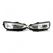 Laden Sie das Bild in den Galerie-Viewer, Frontscheinwerfer Audi A5 8W6941006C 8W6941005C LED Rechts oder Links SCH1040238725km