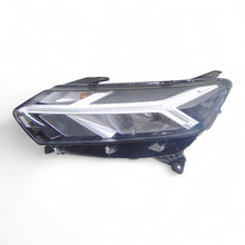 Laden Sie das Bild in den Galerie-Viewer, Frontscheinwerfer Dacia Sandero III Logan 260601750R Links Headlight