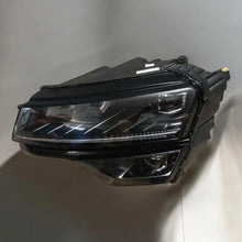 Laden Sie das Bild in den Galerie-Viewer, Frontscheinwerfer Skoda Karoq 57B941015D Links Scheinwerfer Headlight SCH9766858549wb