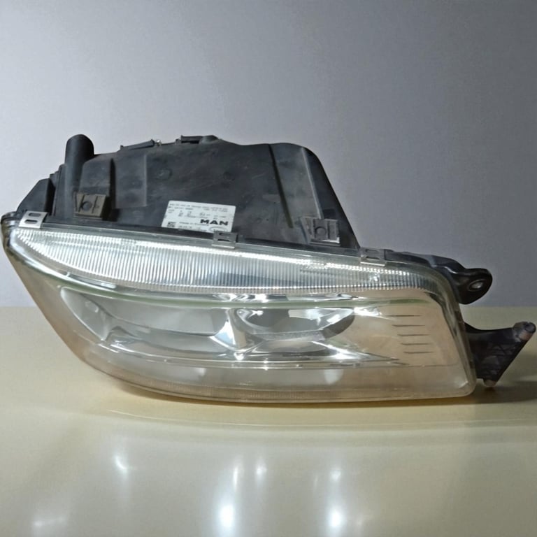 Frontscheinwerfer Man 81251016684 Rechts Scheinwerfer Headlight SCH9196860126ss