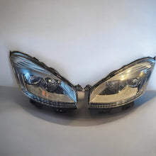 Load image into Gallery viewer, Frontscheinwerfer Citroën C4 Picasso Xenon Ein Stück (Rechts oder Links)