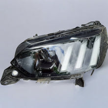 Laden Sie das Bild in den Galerie-Viewer, Frontscheinwerfer Peugeot 2008 II 9841642080 01125L615791 Full LED Links