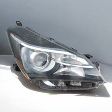 Load image into Gallery viewer, Frontscheinwerfer Toyota Yaris LED Rechts Scheinwerfer Headlight