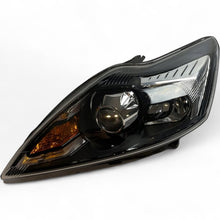 Laden Sie das Bild in den Galerie-Viewer, Frontscheinwerfer Ford Focus 8M51-13D155 Xenon Ein Stück (Rechts oder Links) SCH6402095535ji