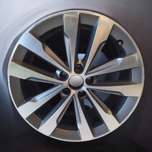 Load image into Gallery viewer, 1x Alufelge 17 Zoll 7.0&quot; 5x112 6P0601025 Seat Ibiza Rim Wheel