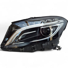 Laden Sie das Bild in den Galerie-Viewer, Frontscheinwerfer Mercedes-Benz Gla A1569061700 Bi-Xenon Rechts oder Links SCH9825214061xy